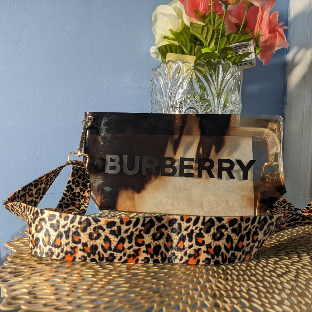 Burberry - Picture 2 of 10